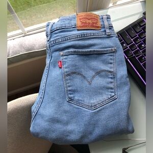 Levi’s 721 high rise skinny Jean size 27